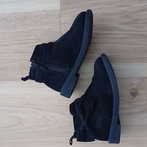 Baby gap boots size 6 used